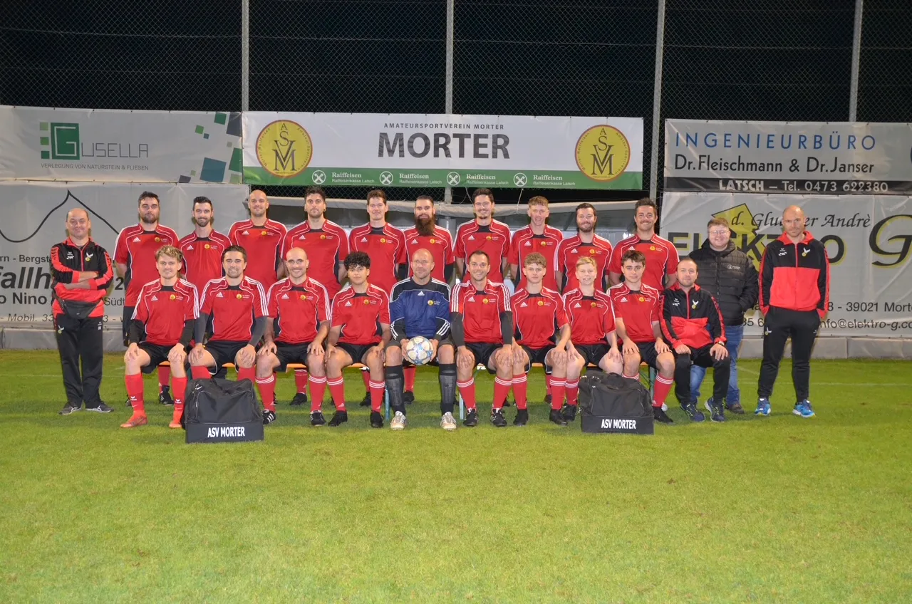 Die Freizeitmannschaft des ASV Morter Raiffeisen in der Saison 2024/2025